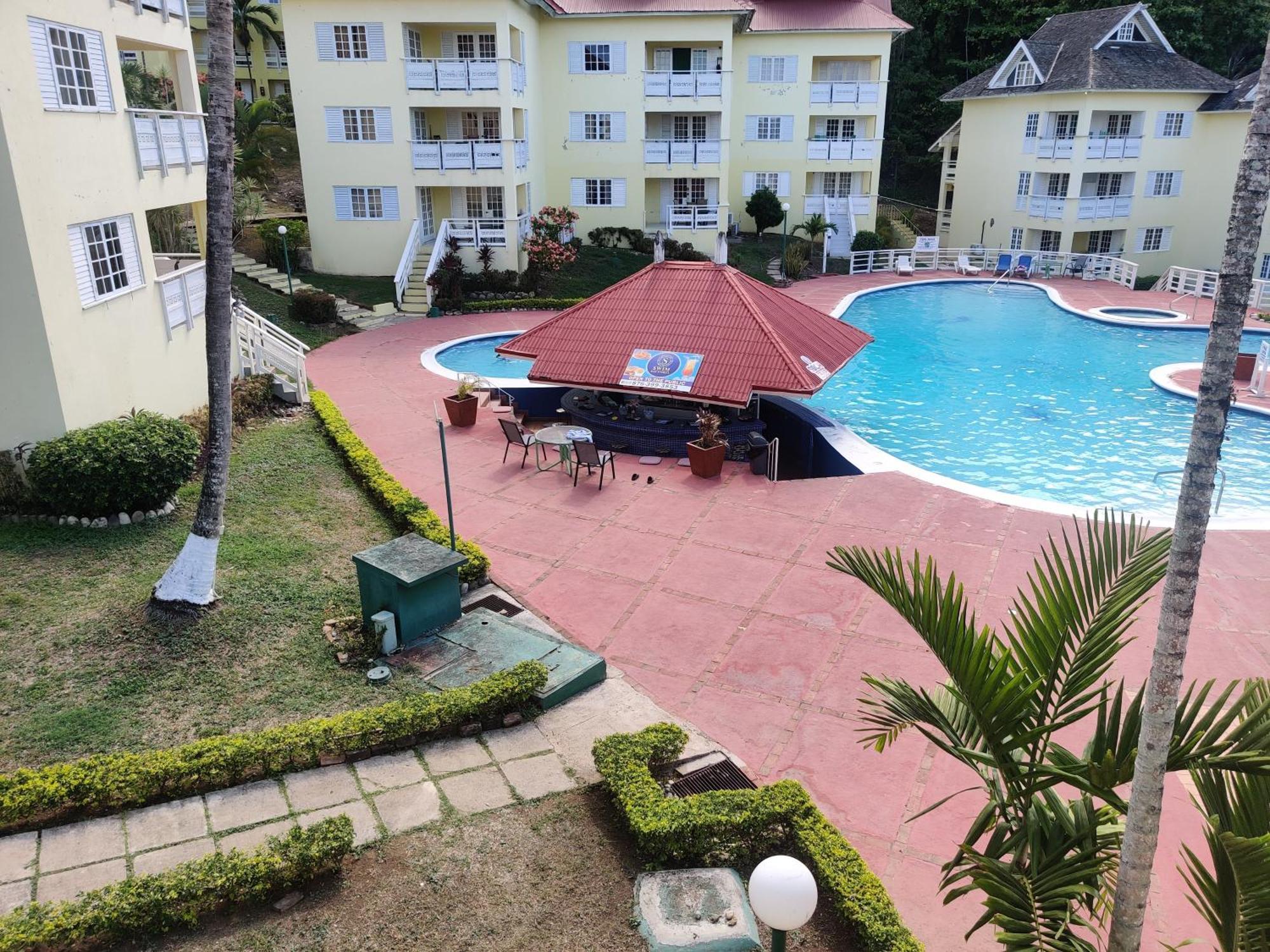 Comfort Zone At The Ridge E17 Ocho Rios Exterior photo