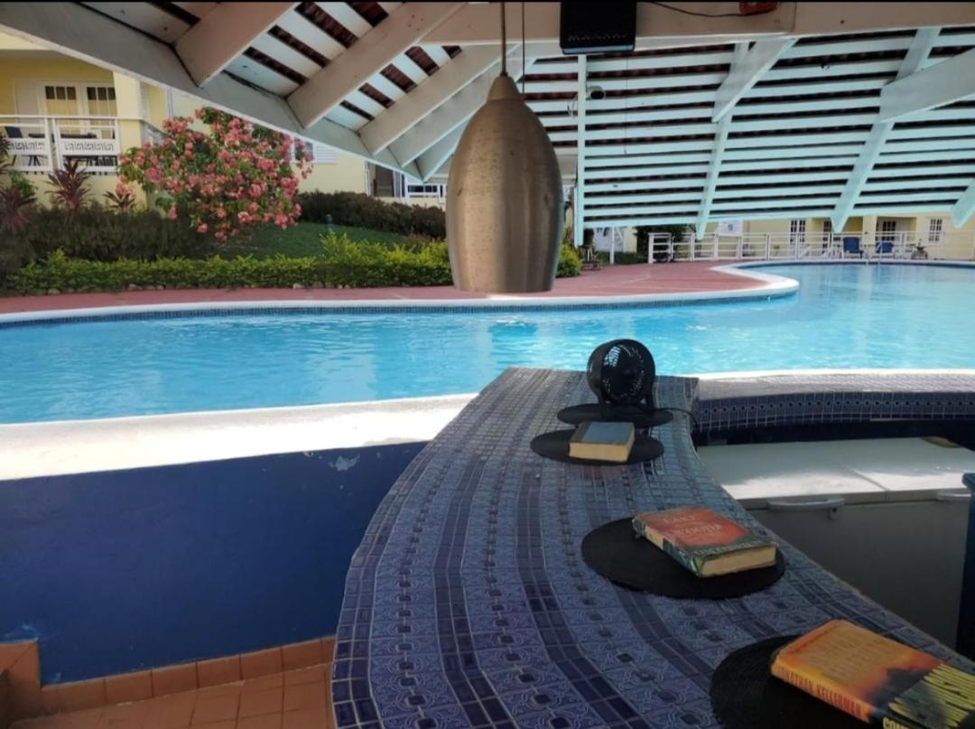 Comfort Zone At The Ridge E17 Ocho Rios Exterior photo